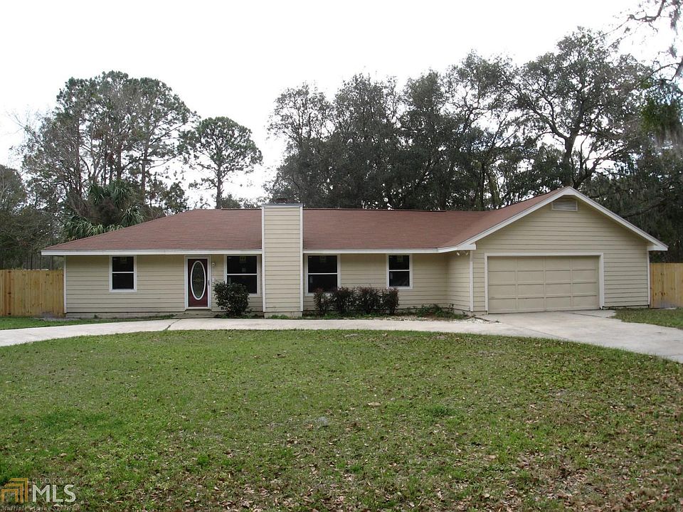 2nd image of 90 Cedar Dr
