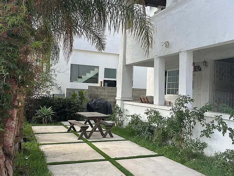 1631 1/2 Morton Ave — Photo 3