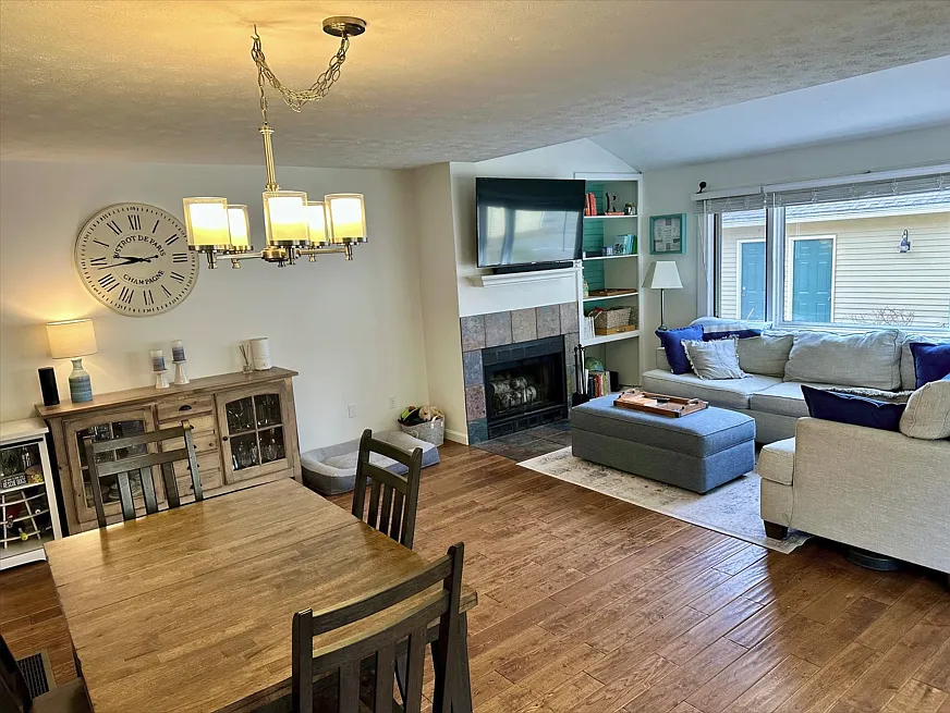 2 bed, 1.5 bath, 1108 sqft, $3,450 — Photo 3