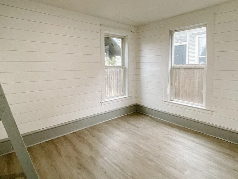 1913 W Mallon Ave — Photo 20