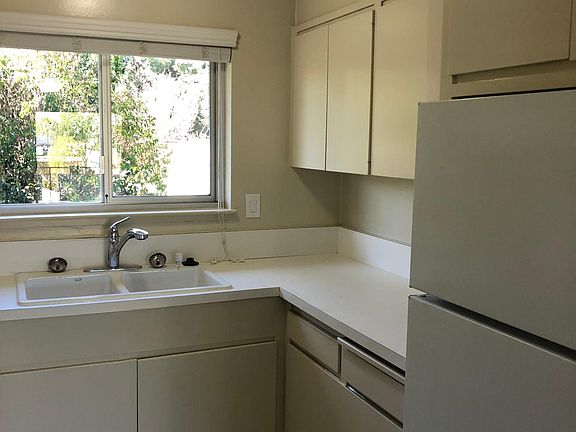 4th image of 370 W Olive Ave APT 6