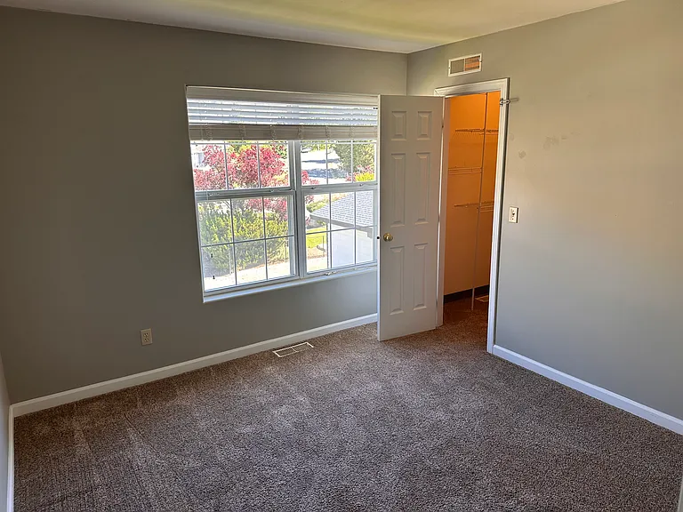 170 Lakeview Ave — Photo 7