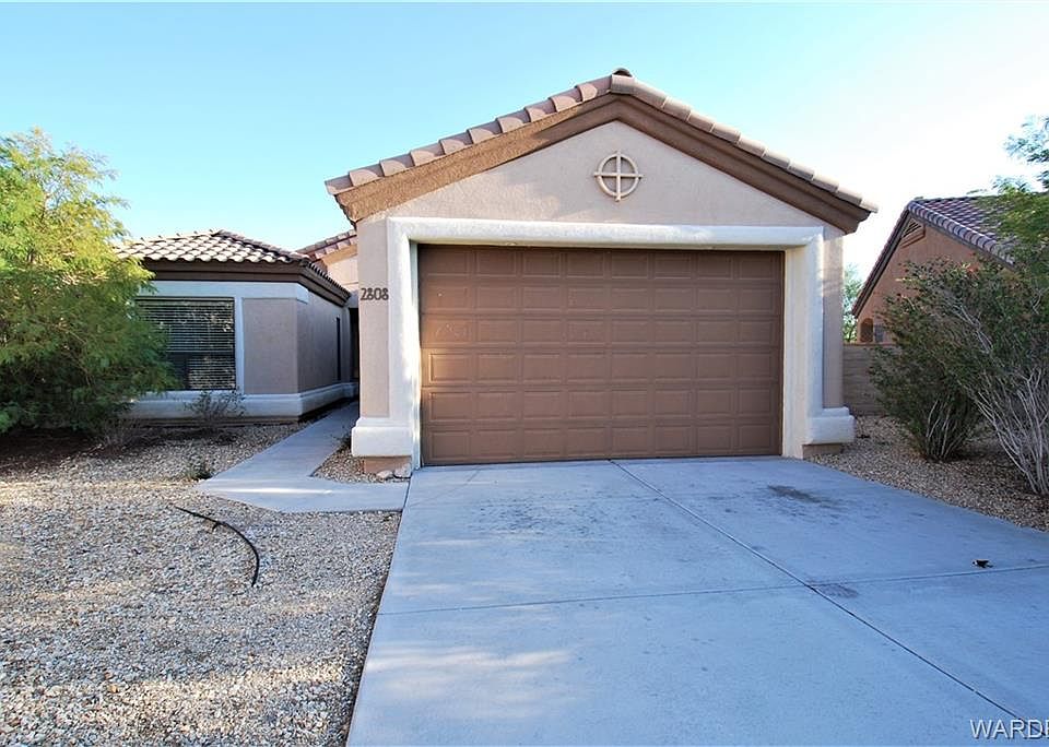 1st image of 2808 Esmerelda Dr