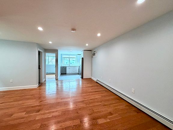 4th image of 195 Hutton St Floor 2