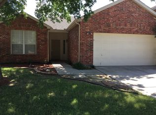 1217 Indian Trail Rd, Roanoke, TX 76262