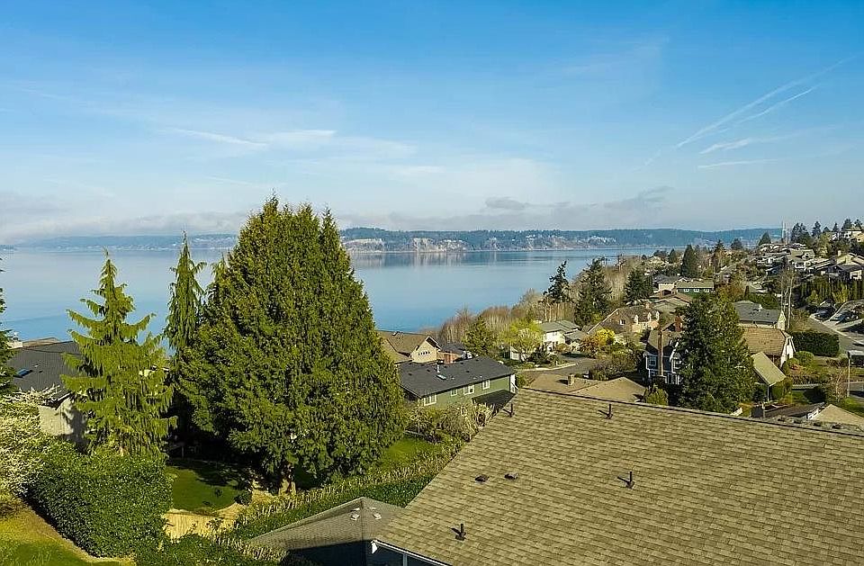 1st image of 3716 Palisades Pl W #2