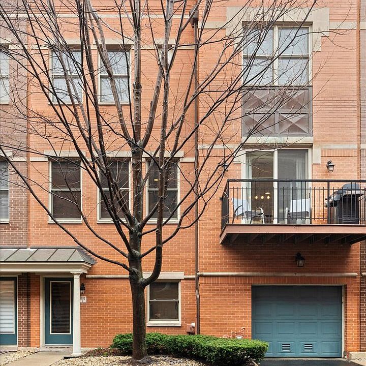 1st image of 1012 S Loomis St APT D