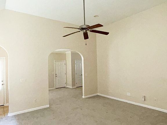 2nd image of 273 Oxmoor Pl