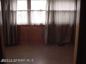 3rd image of 218 8th Ave SE