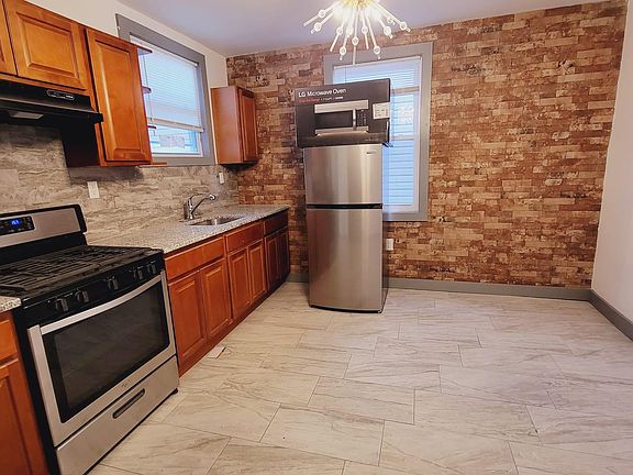 3rd image of 158 Summit Ave #102
