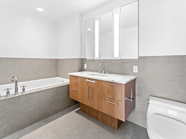 306 Gold Street image 9 of 11