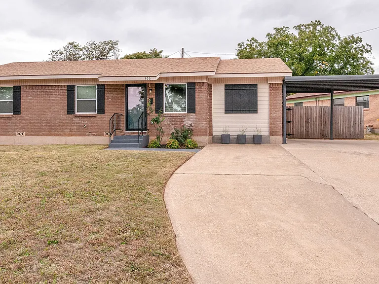 300 Ridgecrest Dr — Photo 3
