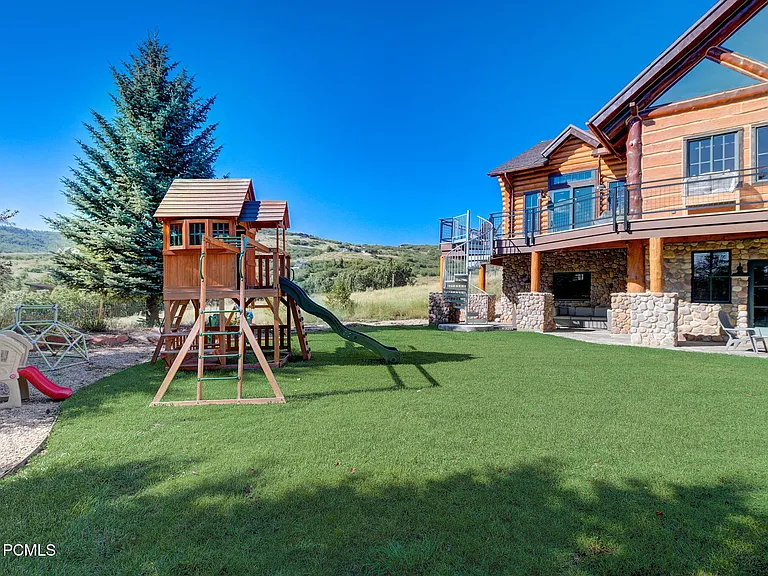 715 Aspen Ln — Photo 64