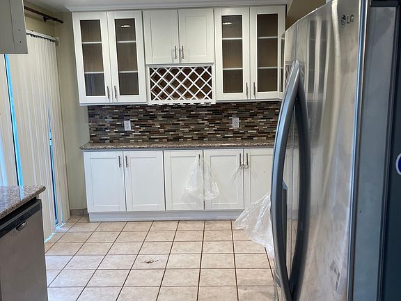 4th image of 276 Jurgens Dr
