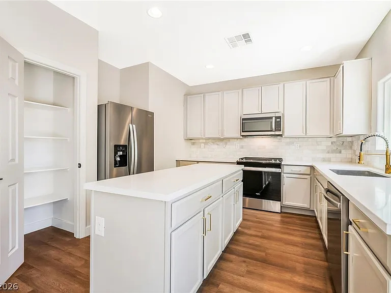 3520 Dune Grass St — Photo 13
