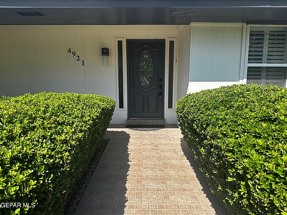 2nd image of 4921 Vista Grande Cir