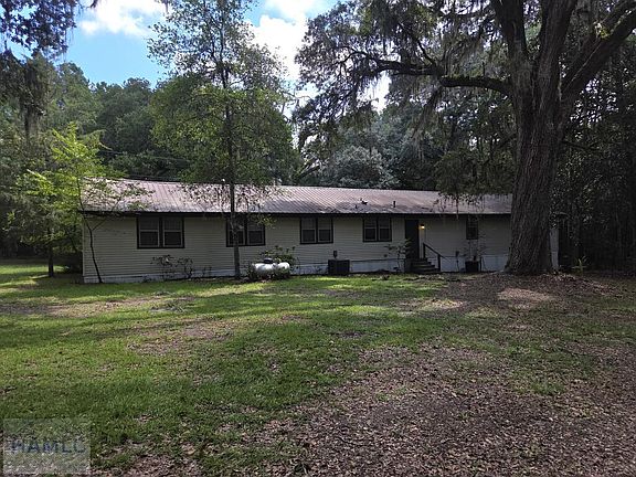 2nd image of 175 SE Magnolia Ln