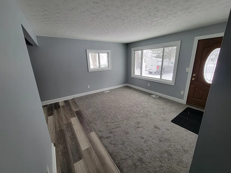 1946 Rocklyn Dr — Photo 6