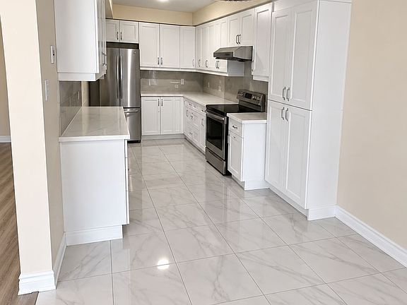 5th image of 742 Winterton Way