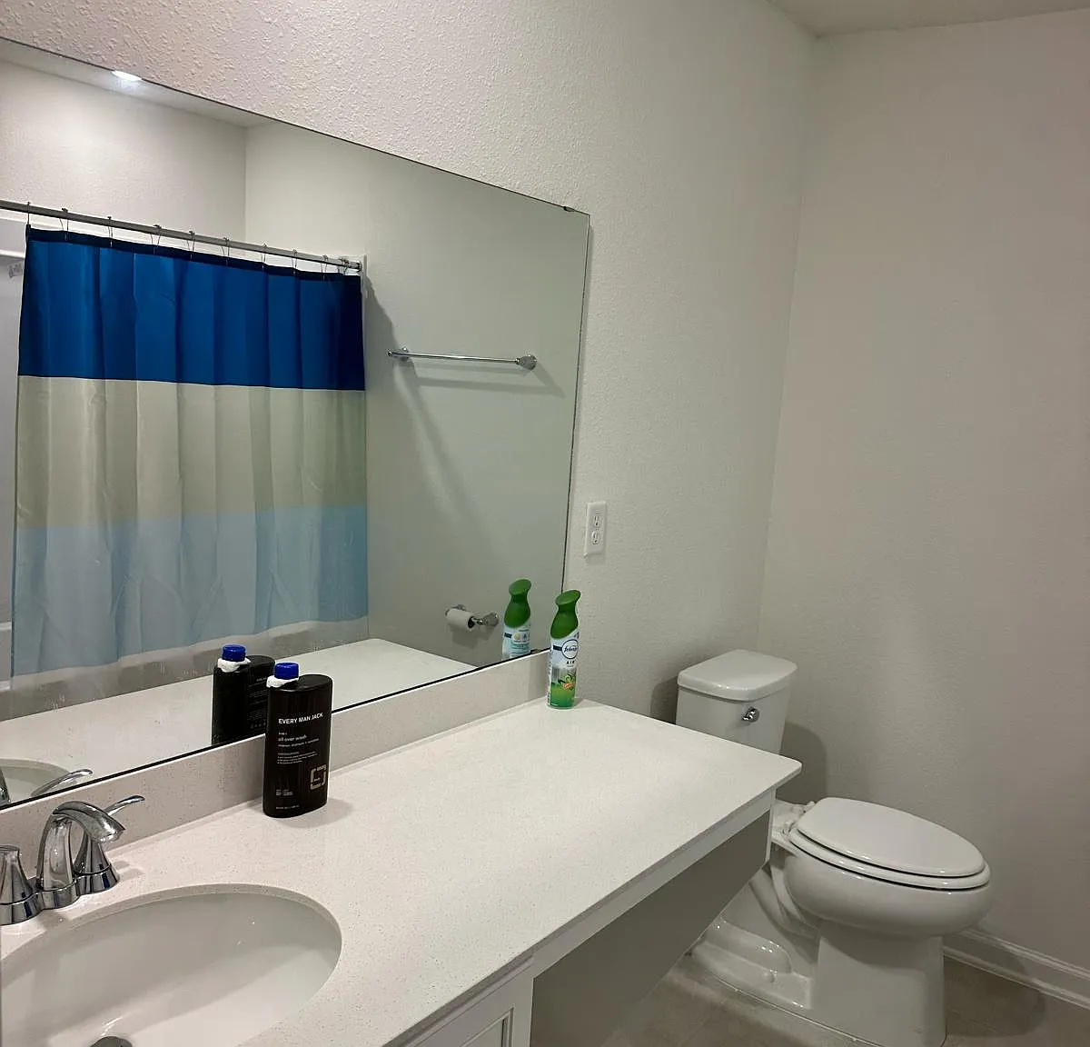 4 bed, 1997 sqft, $2,149 — Photo 3
