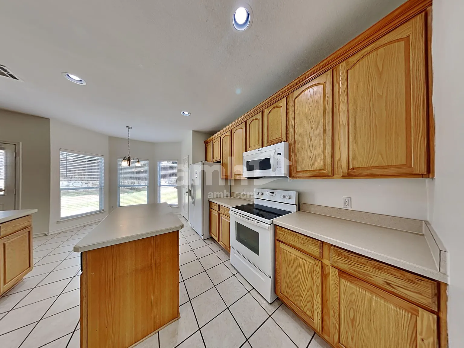 3 bed, 2.0 bath, 2260 sqft, $2,745 — Photo 3