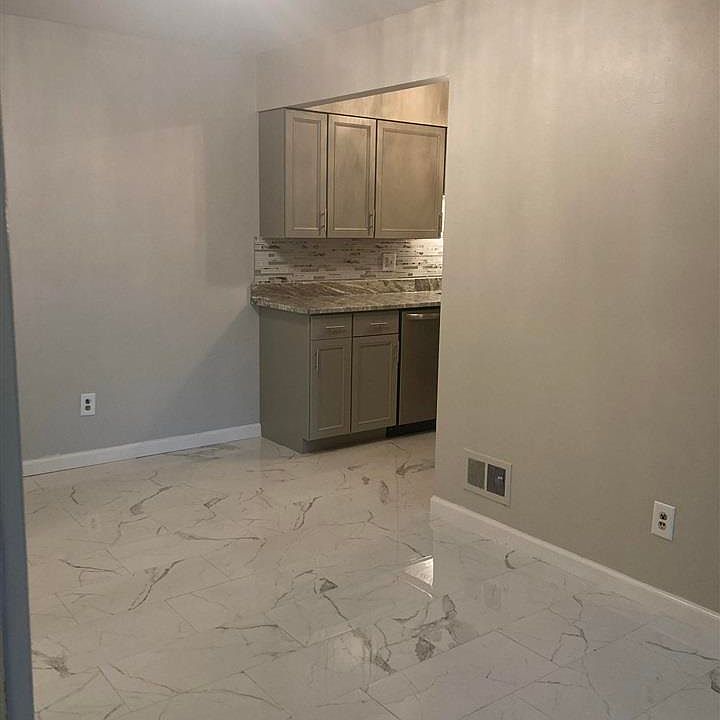 12090 Fifteen Mile Rd #1a, photo 5