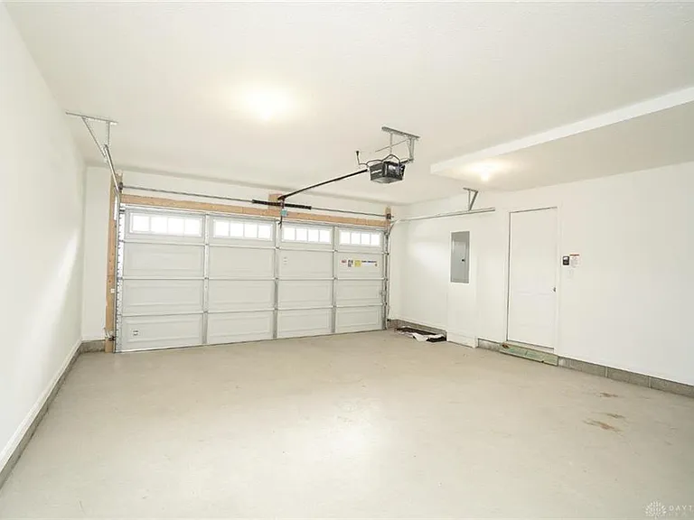 1500 Summerview Ln — Photo 32