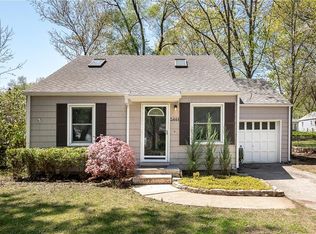 5444 Cedar St, Roeland Park, KS 66205