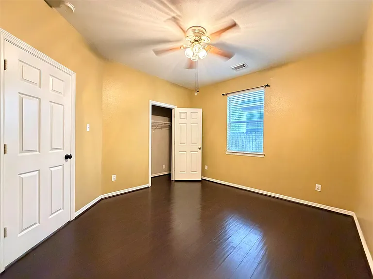 211 Briar Trace Ln — Photo 16