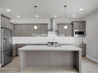 9751 SW 172nd Ave, Beaverton, OR 97007