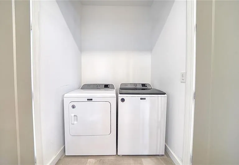 829 Barnett St NE — Photo 34