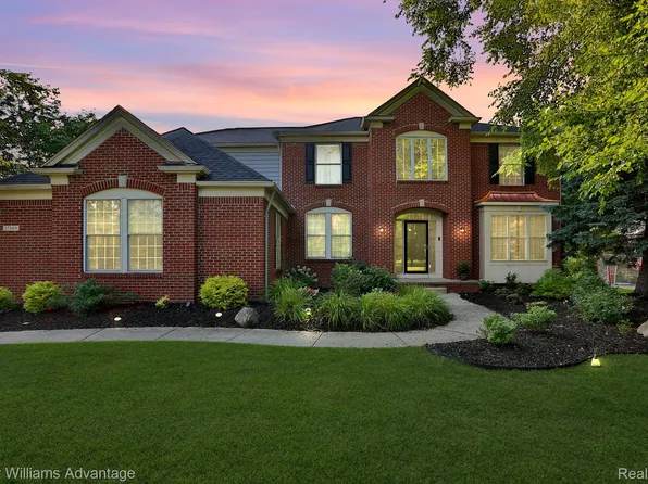 17549 White Pine Ct, Northville, MI 48168