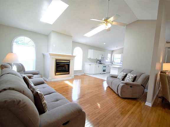 4th image of 2246 Twin Oaks Dr