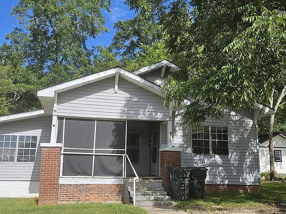 4th image of 212 Montana St