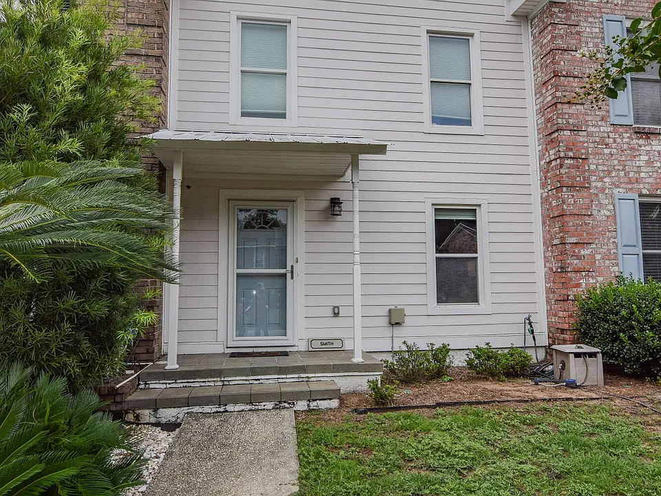 1082 S Shadow Dr