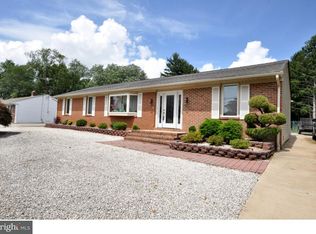 299 White Pine Rd, Columbus, NJ 08022