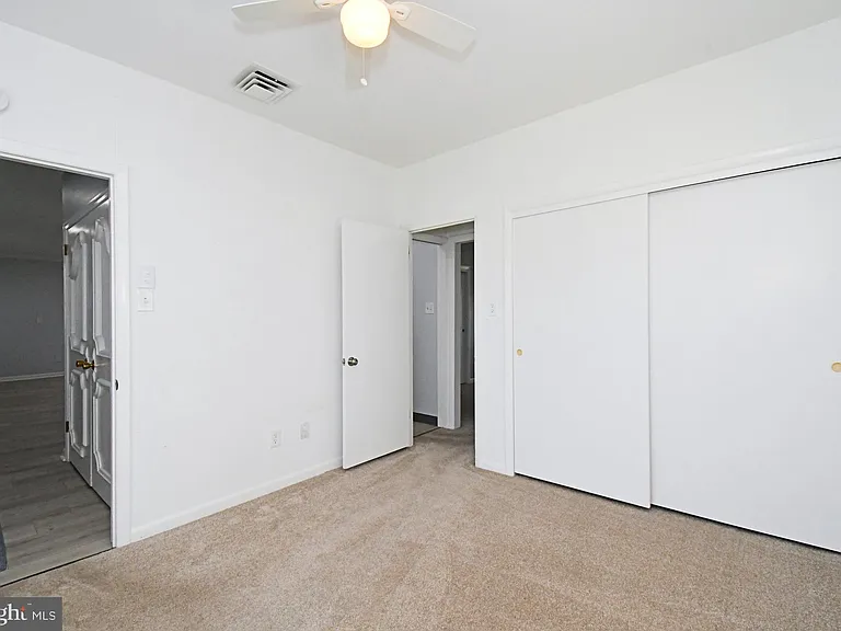 137 S 3rd St #B — Photo 26