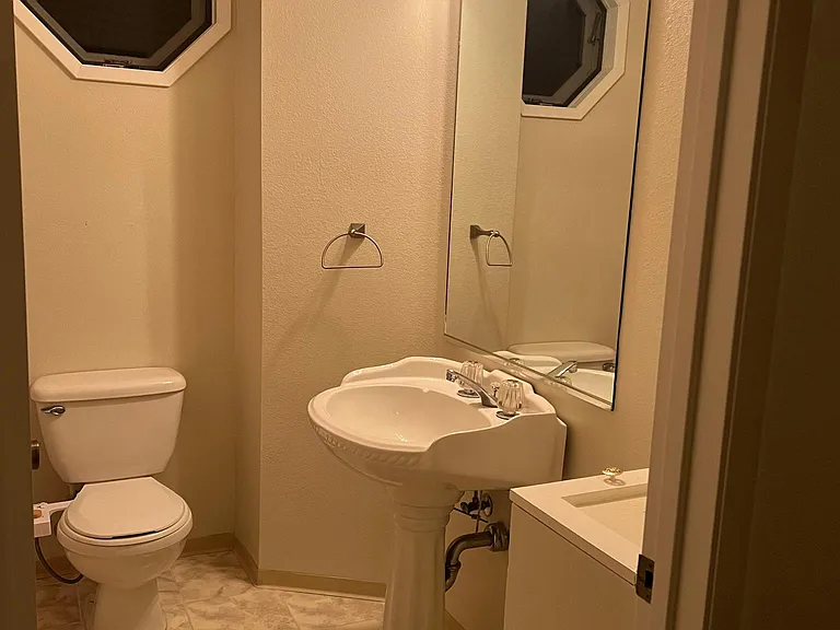 60 Linda Ct — Photo 10