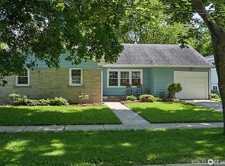 1344 Park Mnr, Aurora, IL 60506