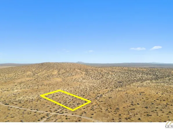 6571 E Trotter Ave, Mojave, CA 93501