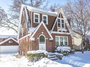 1121 Dover Rd, Pontiac, MI 48341