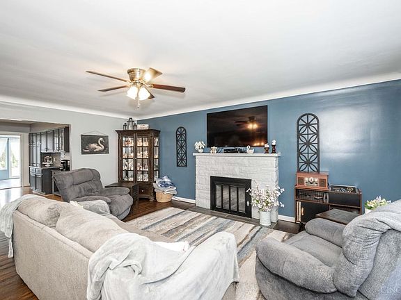 5th image of 3707 Sagebrush Ln