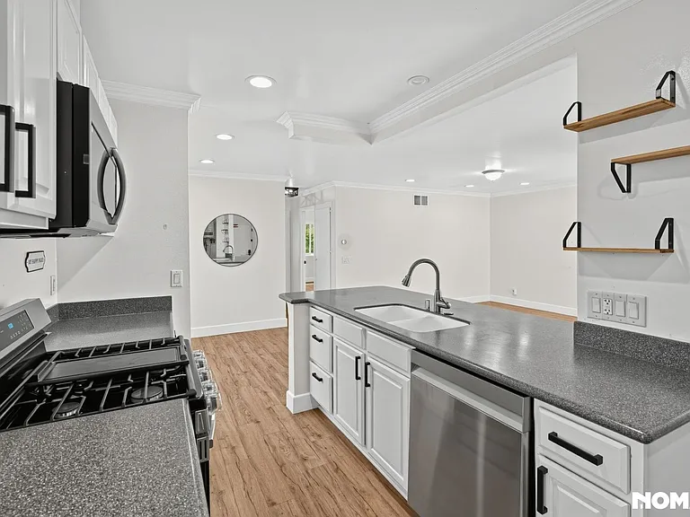 22811 Malaga Way — Photo 2