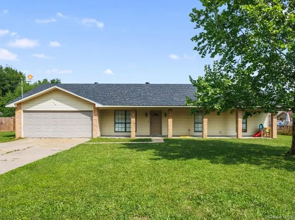 902 Fontenot St, Iowa, LA 70647