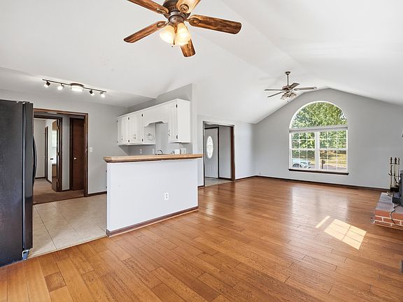 4th image of 4914 Orchard Ln