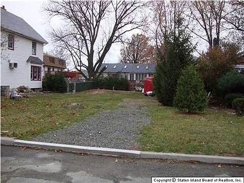 4th image of 111 Holcomb Ave