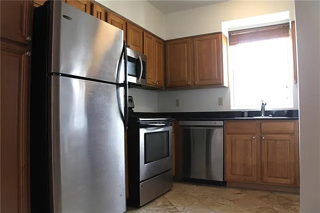 301 Seattle St #5 — Photo 4