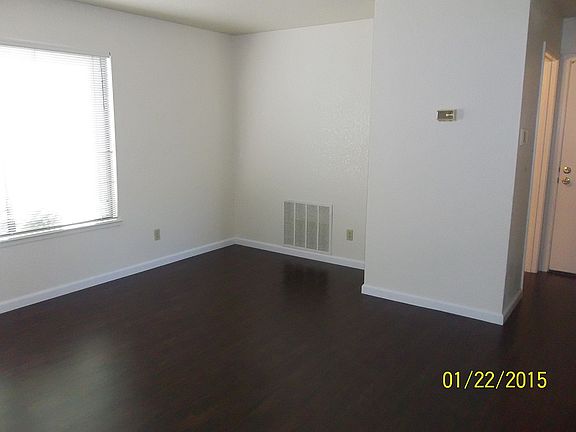 4th image of 8124 Pinefield Dr