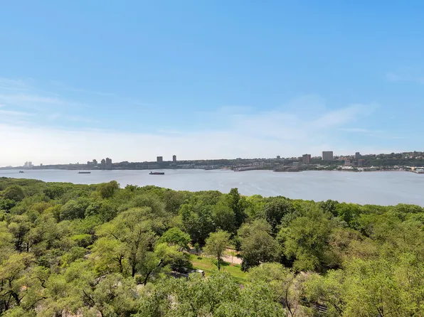 390 Riverside Drive 11E image 2 of 9