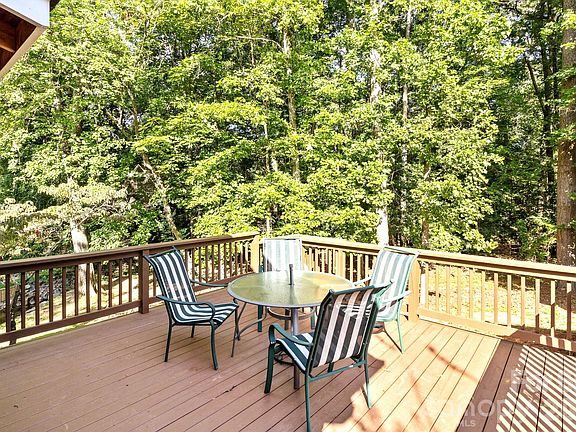 5th image of 746 Springwood Dr